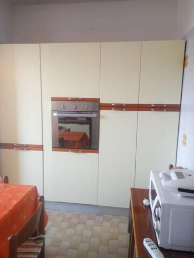 Apartamento Attico Nel Borgo Torri Del Benaco Exterior foto