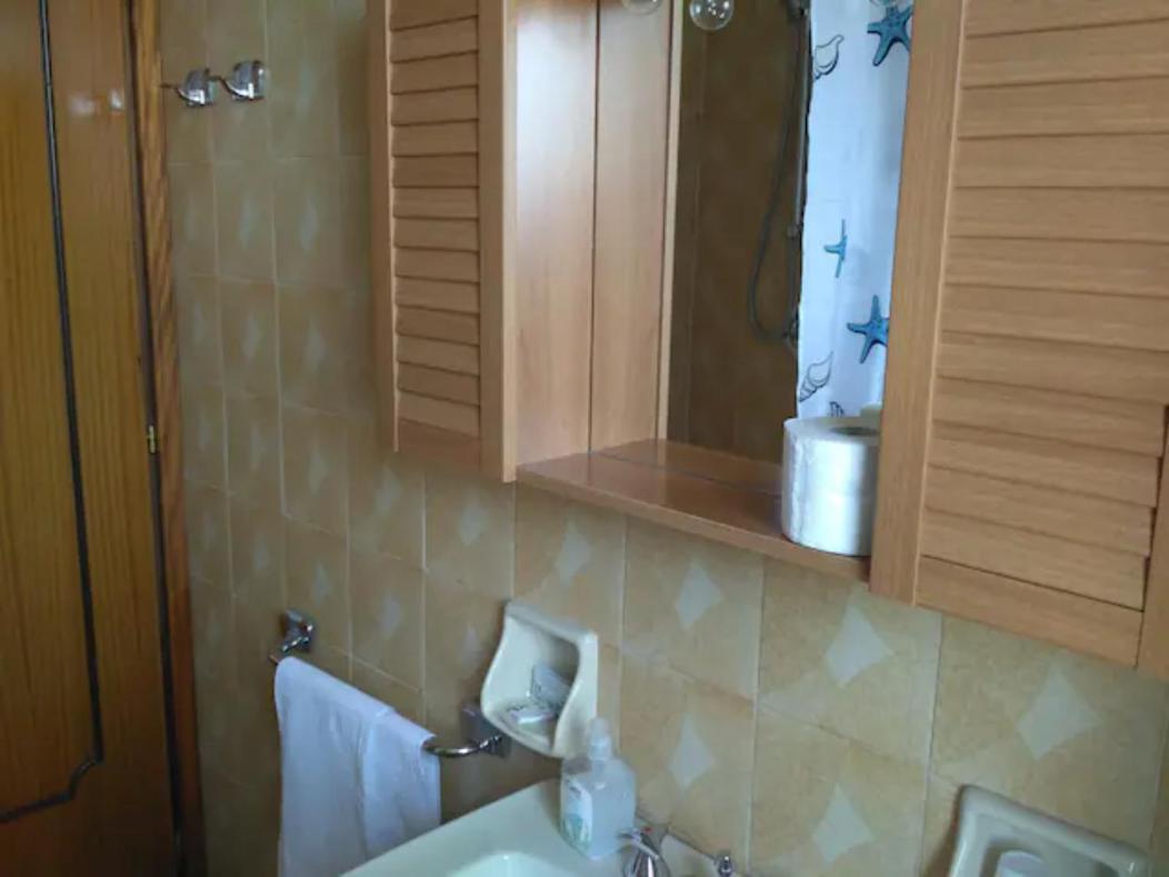 Apartamento Attico Nel Borgo Torri Del Benaco Exterior foto